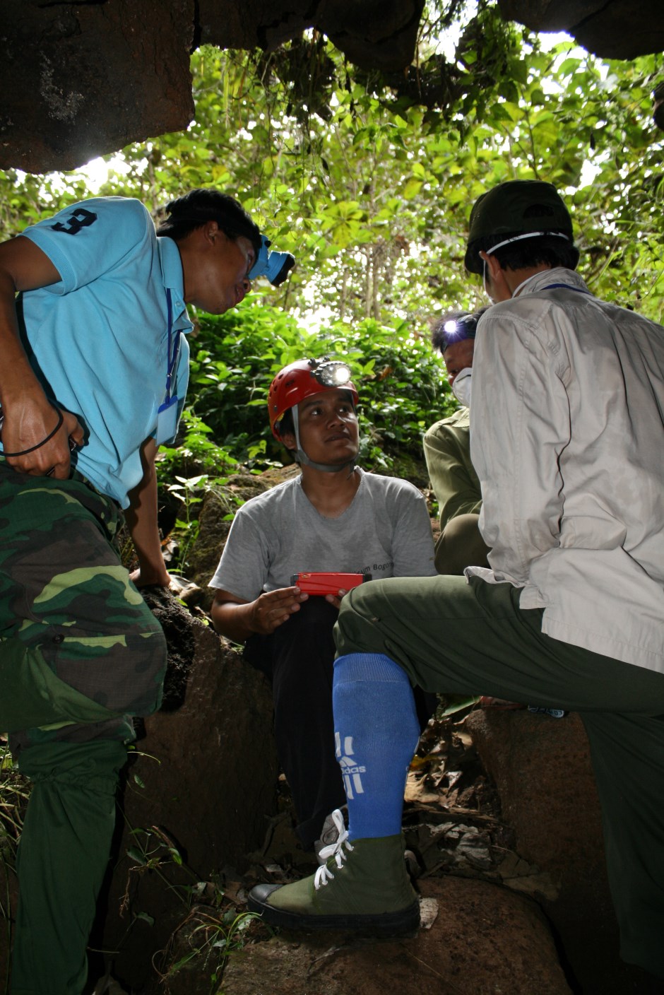 Tan Phu caves mapping